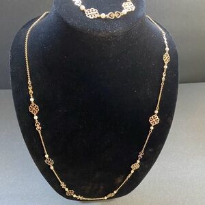Vintage Avon Goldtone and faux Pearl Necklace & Bracelet set.